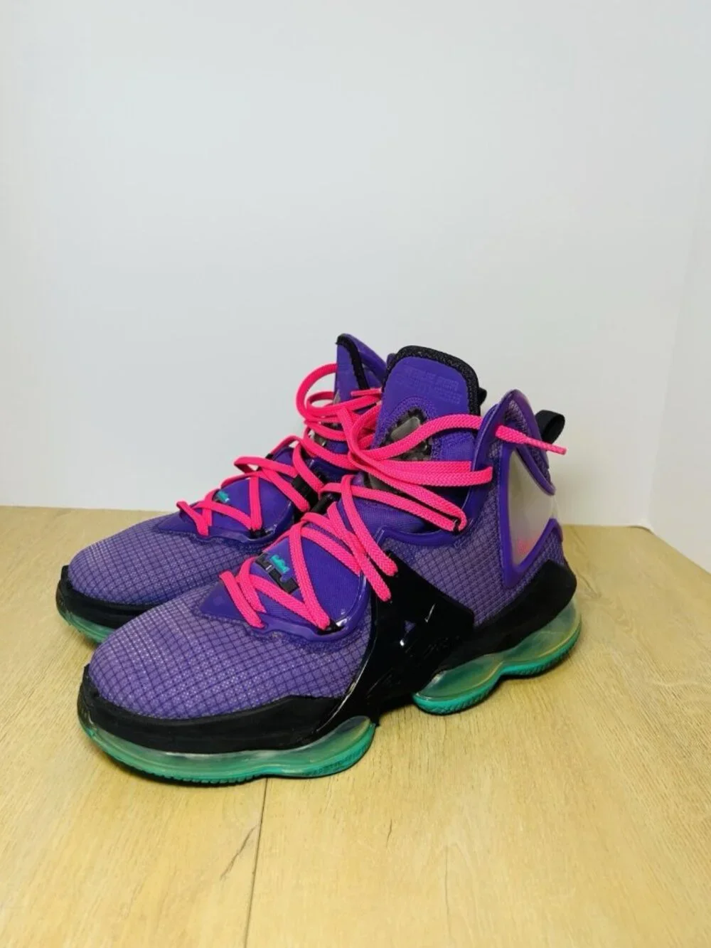 Nike Lebron XIX 19
